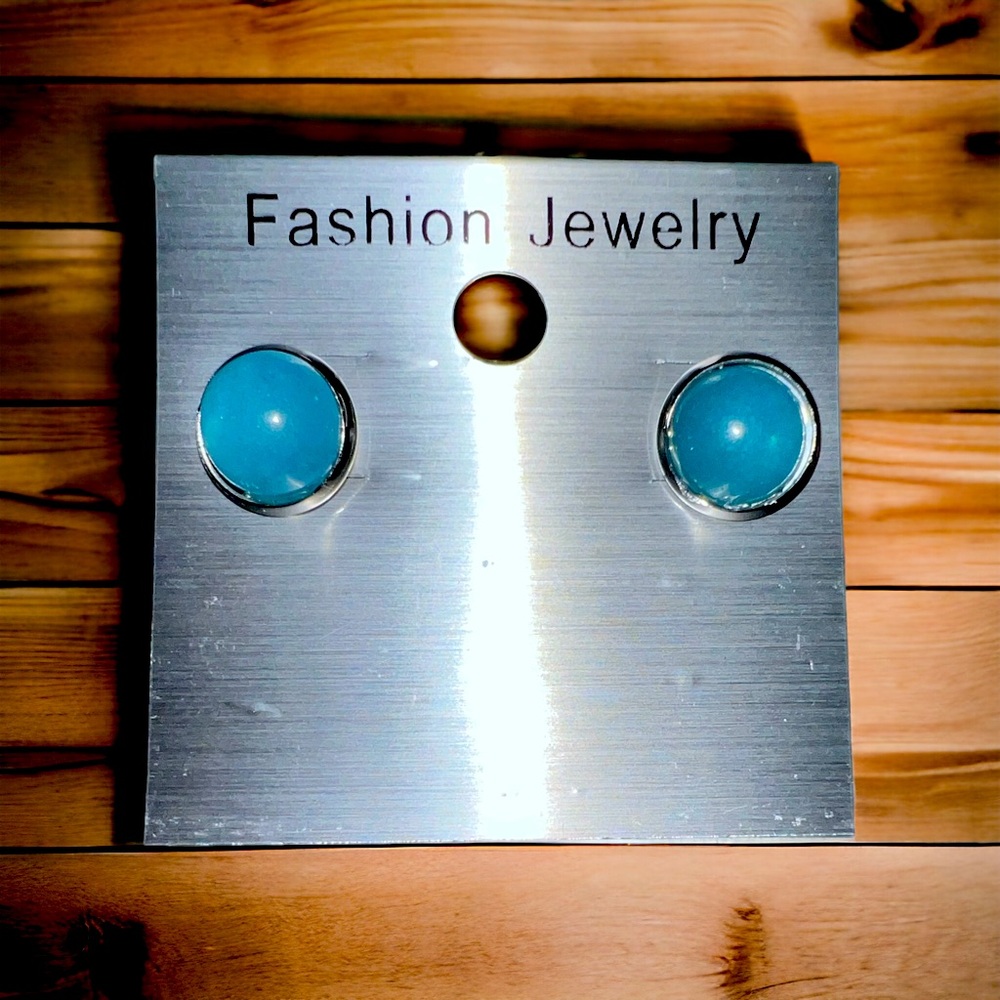 Pair of beautiful yet simple earrings